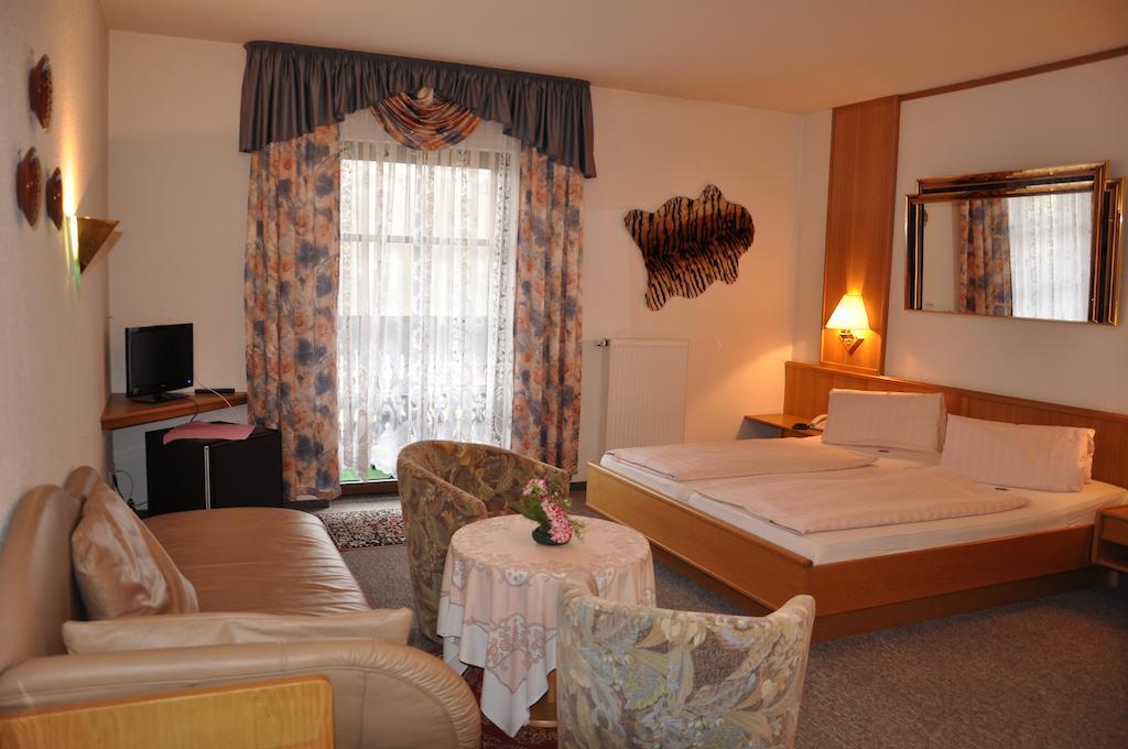 Hotel Fasold Sulzfeld  Pokój zdjęcie