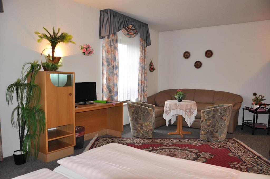 Hotel Fasold Sulzfeld  Pokój zdjęcie