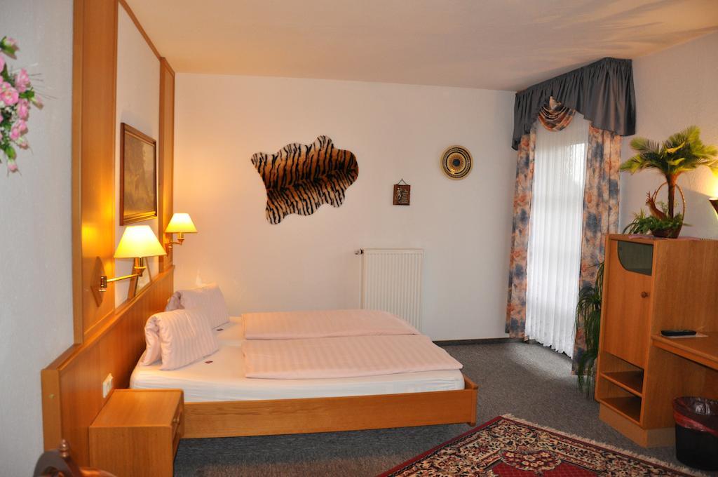 Hotel Fasold Sulzfeld  Pokój zdjęcie